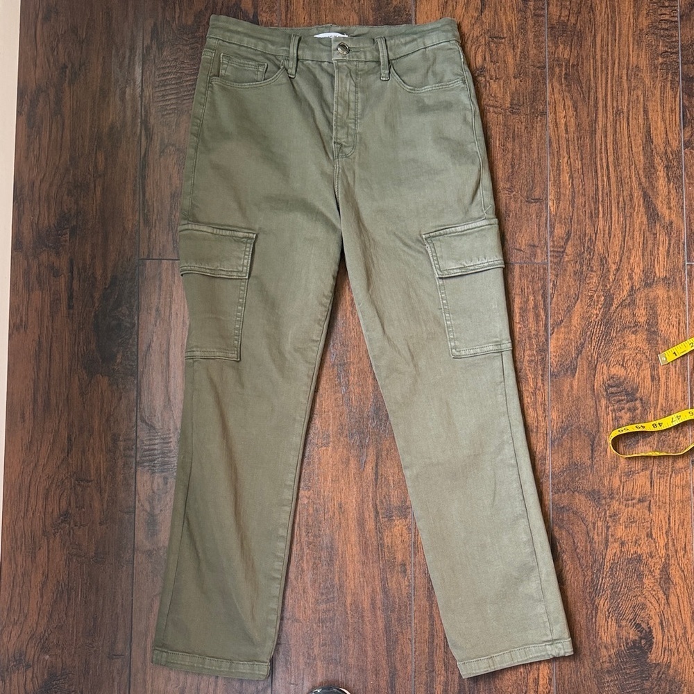 Olive Green Cargo Pants Good American size 6 (Q10)